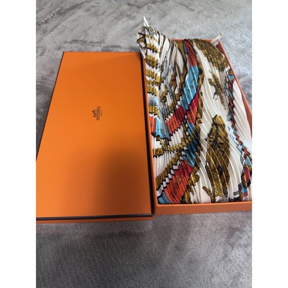 Hermes Plisse Silk Scarf "Cosmogonie Astrale" Aviation & Space Theme 100% Silk - Picture 7 of 8